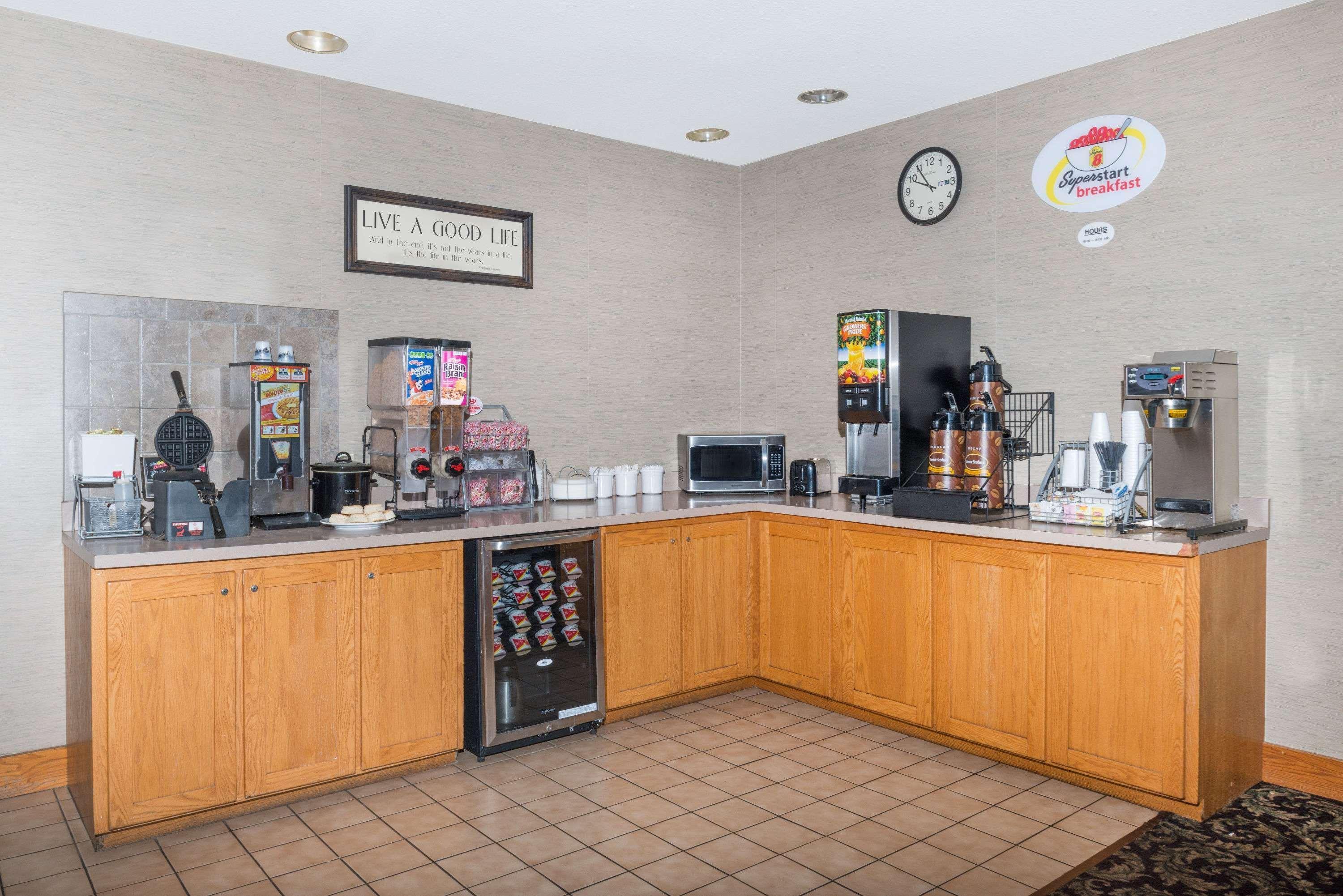 Hotel Super 8 By Wyndham Columbia East Exteriér fotografie